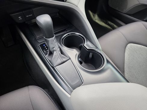 Used 2019 Toyota Camry L image 20