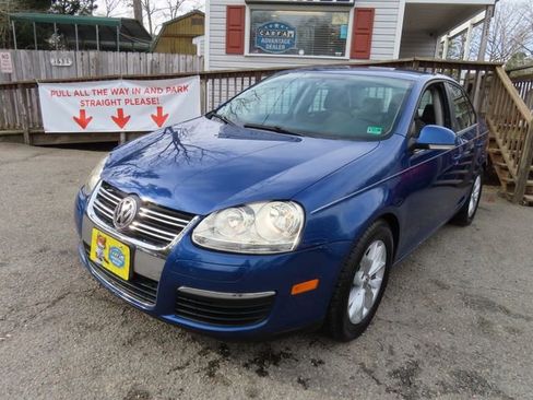 Used 2009 Volkswagen Jetta S image 2