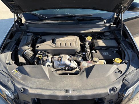 Used 2019 Jeep Cherokee Limited w/ Luxury Group image 10