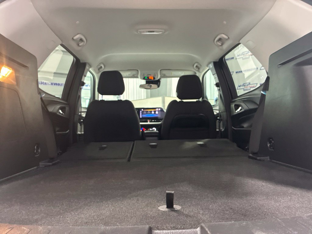 Used 2025 Chevrolet TrailBlazer LT AWD/4WD image 34