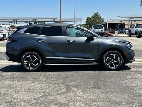 Used 2023 Kia Sportage LX AWD/4WD image 2