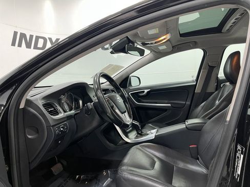 Used 2016 Volvo V60 T5 Premier image 12