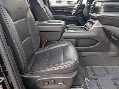Used 2022 GMC Yukon XL Denali image 29