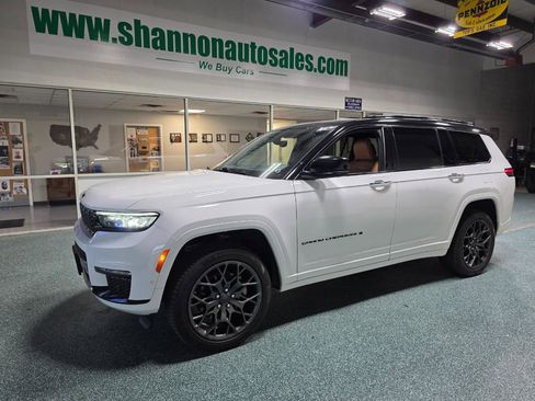 Used 2023 Jeep Grand Cherokee L Summit w/ High Altitude Package AWD/4WD image 2