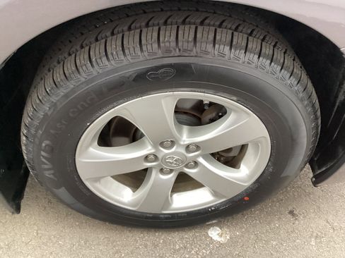 Used 2015 Toyota Sienna L image 19