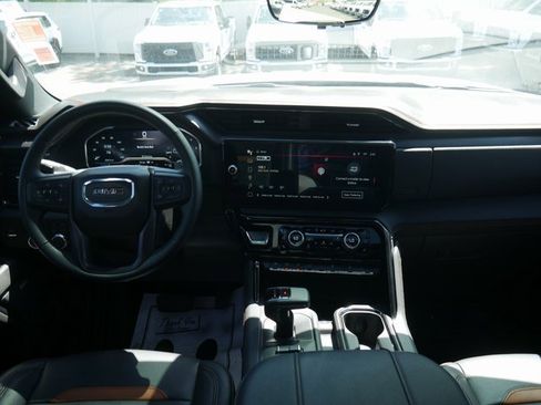 Used 2023 GMC Sierra 1500 AT4 w/ Technology Package image 7