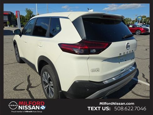 Certified 2023 Nissan Rogue SV AWD/4WD image 3