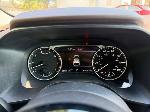 Used 2023 Nissan Rogue SV AWD/4WD image 16
