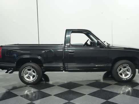Used 1988 Chevrolet Silverado 1500 2WD Regular Cab image 12