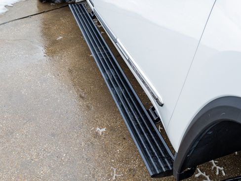 Used 2024 Chevrolet Silverado 3500 High Country w/ High Country Premium Package image 13