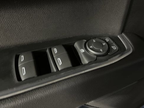 Used 2022 Chevrolet Silverado 1500 LT image 10