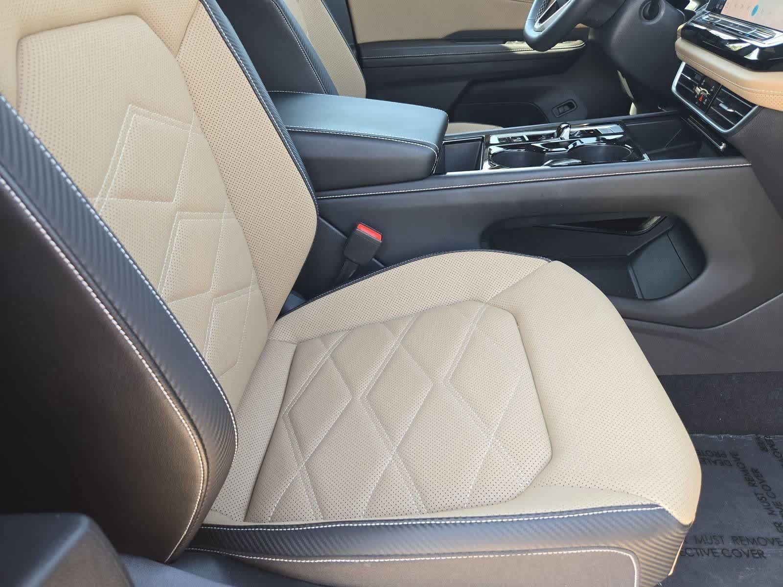 Used 2024 Volkswagen Atlas Cross Sport SE w/ Panoramic Sunroof Package FWD image 21