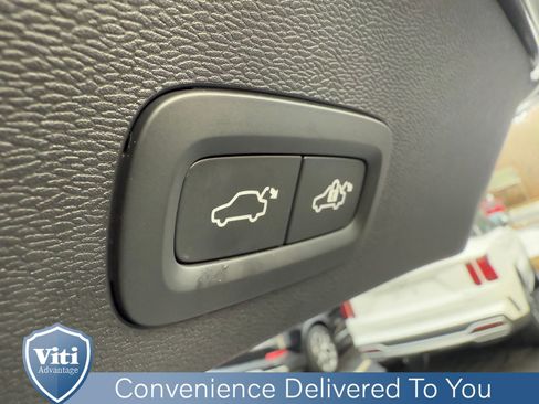 Certified 2023 Volvo C40 P8 Recharge Ultimate image 25