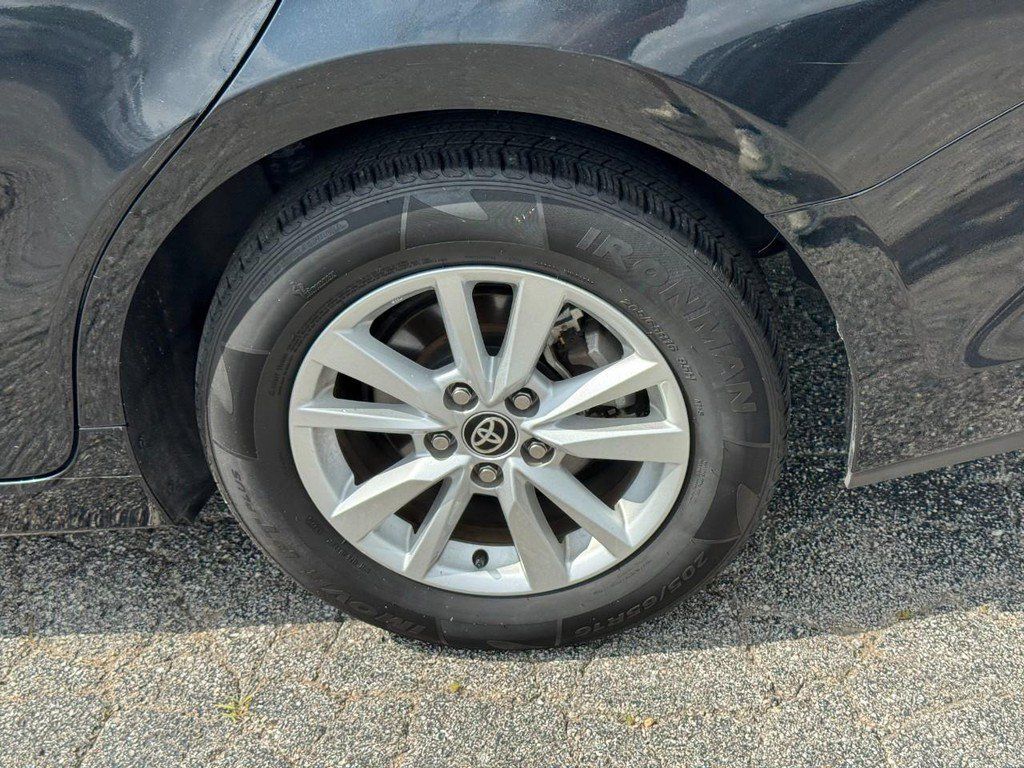 Used 2025 Toyota Camry LE FWD image 9