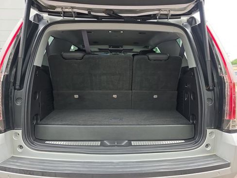 Used 2017 Cadillac Escalade Luxury AWD/4WD image 15