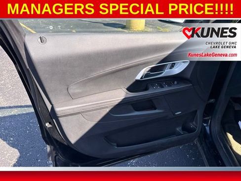 Used 2017 Chevrolet Equinox Premier w/ Enhanced Convenience Package AWD/4WD image 15