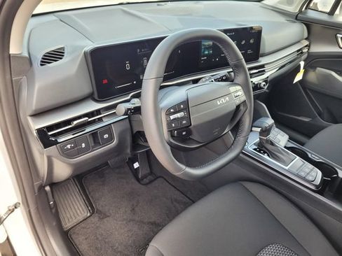 New 2026 Kia Sportage LX FWD image 9