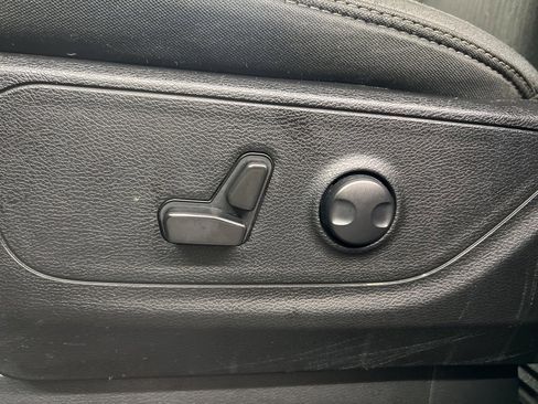 Used 2023 RAM 1500 Big Horn image 25