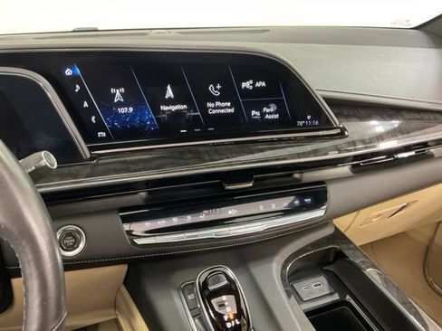 Used 2021 Cadillac Escalade Premium Luxury w/ Performance Package AWD/4WD image 17