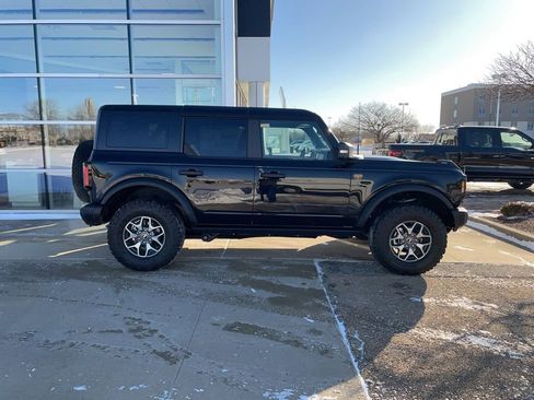 New 2025 Ford Bronco Badlands image 4