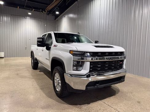 Used 2023 Chevrolet Silverado 2500 LT AWD/4WD image 4