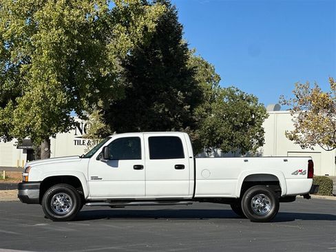 Used 2007 Chevrolet Silverado 3500 LT w/ Heavy-Duty Power Package AWD/4WD image 2