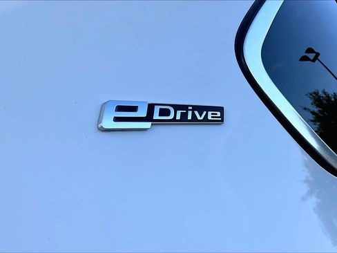 Used 2017 BMW X5 xDrive40e image 10