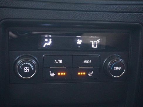 Used 2019 Buick Envision Essence image 34