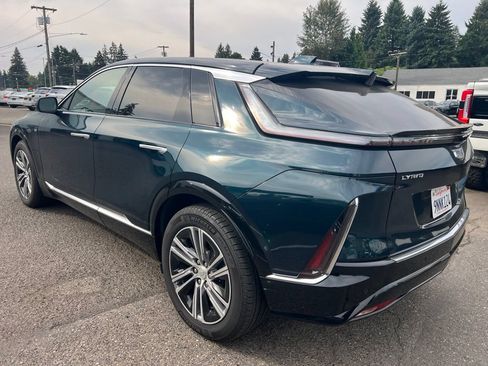 Used 2024 Cadillac Lyriq Luxury AWD/4WD image 5