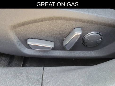 Used 2016 Ford Fusion SE FWD image 15