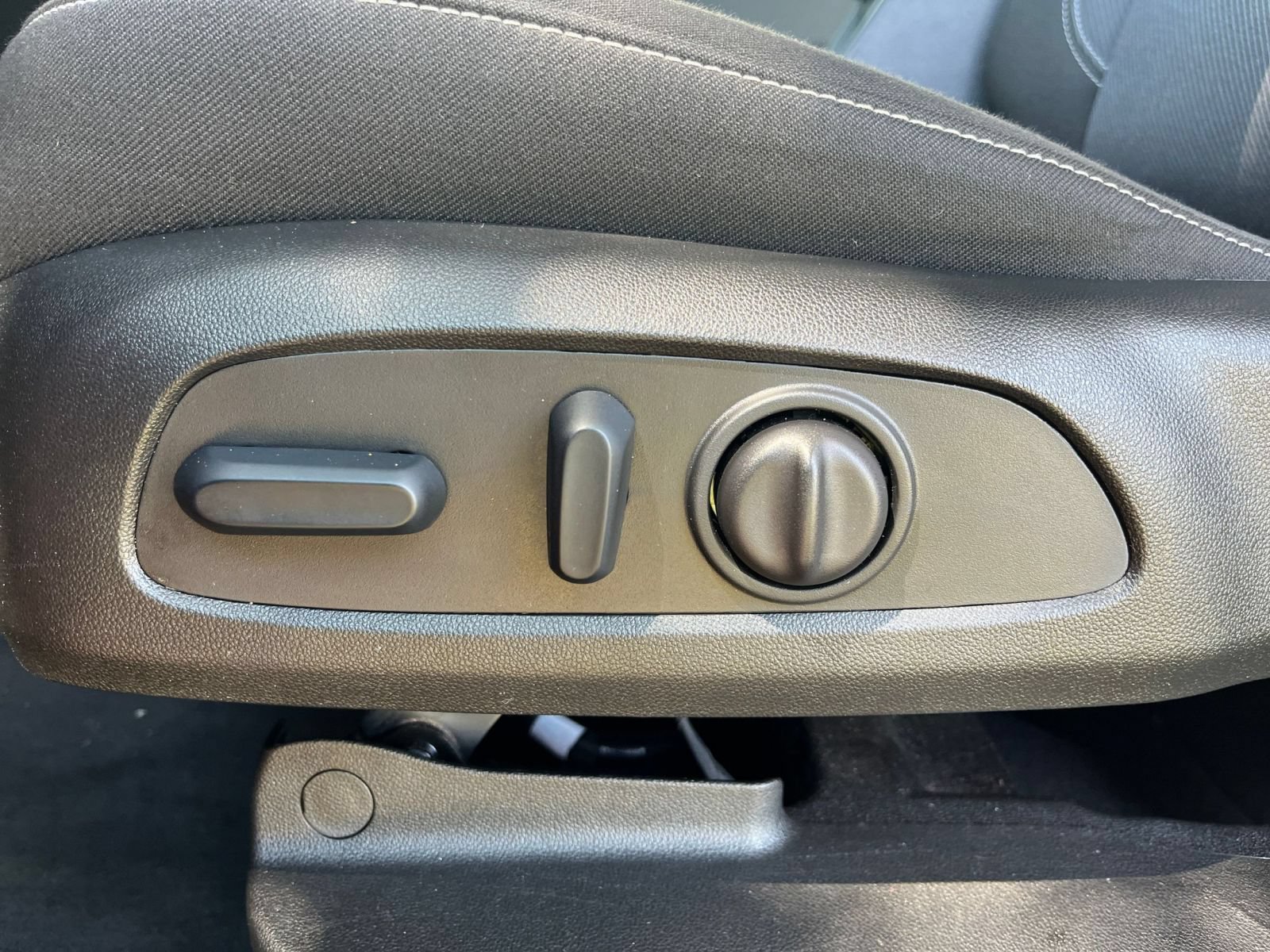 Used 2026 Chevrolet Blazer LT FWD image 21
