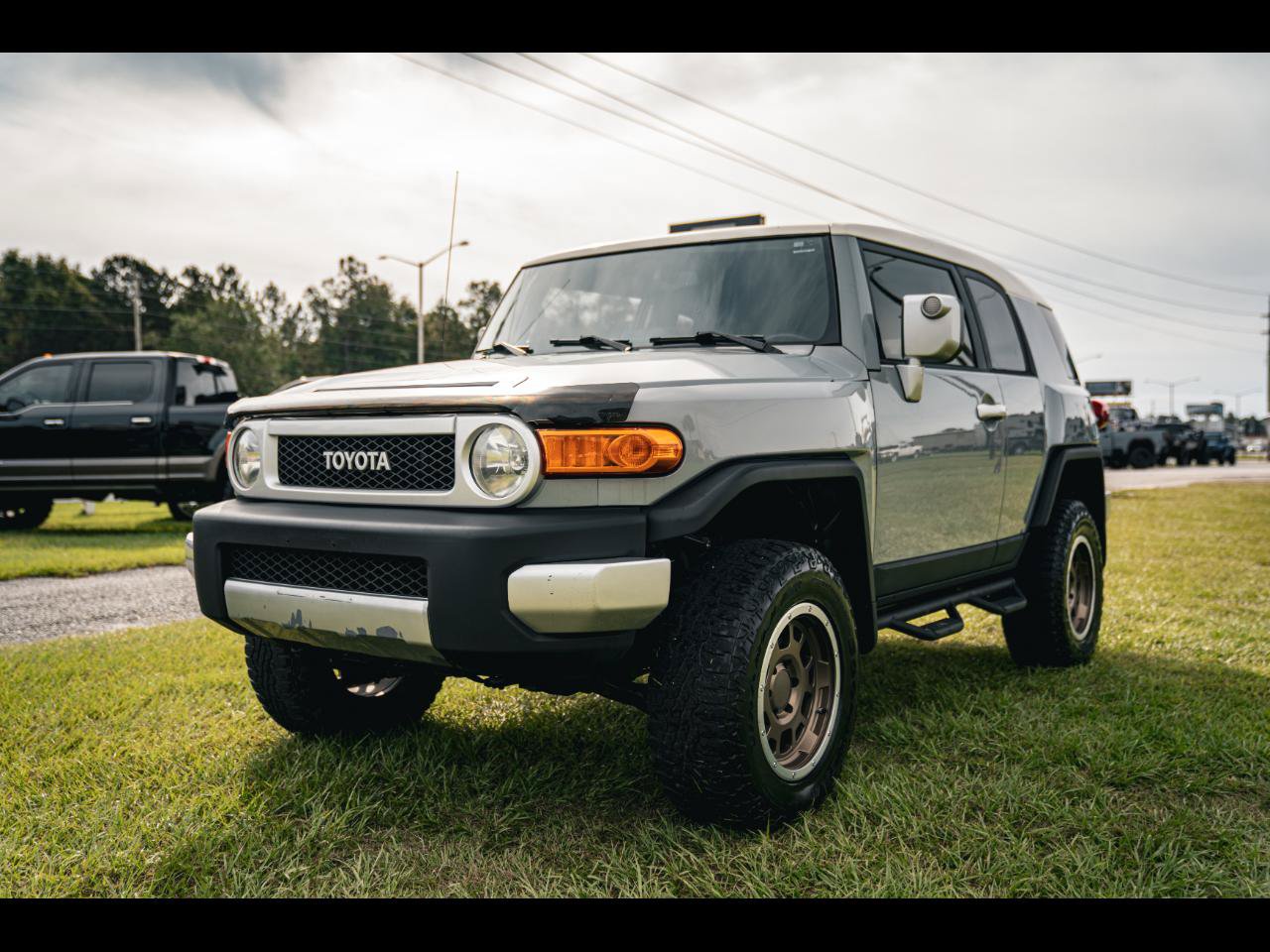 Used 2014 Toyota FJ Cruiser 4WD w/ Convenience Package image 1