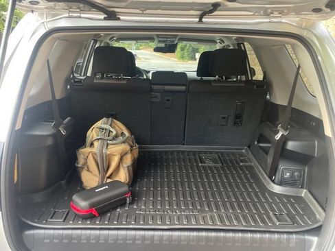 Used 2022 Toyota 4Runner SR5 AWD/4WD image 9