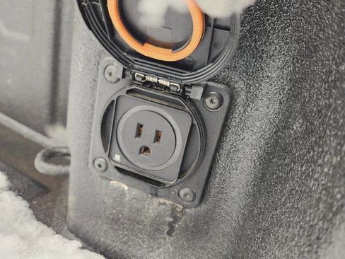 Used 2023 Chevrolet Silverado 2500 High Country w/ Z71 Off-Road Package image 19