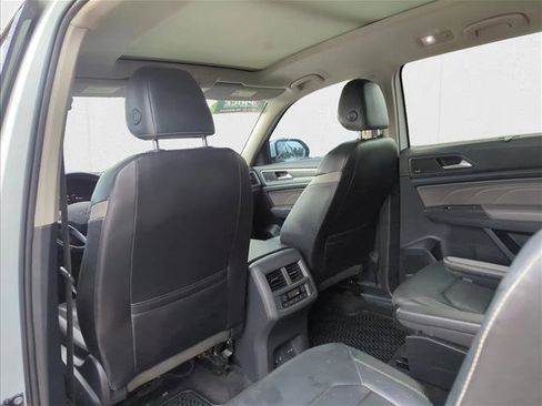 Used 2021 Volkswagen Atlas SEL Premium image 17