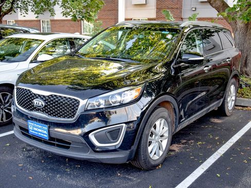 Used 2018 Kia Sorento AWD image 1