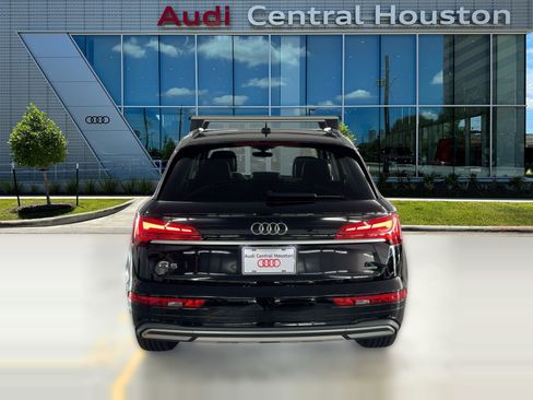 Used 2023 Audi Q5 2.0T Premium w/ Convenience Package image 9
