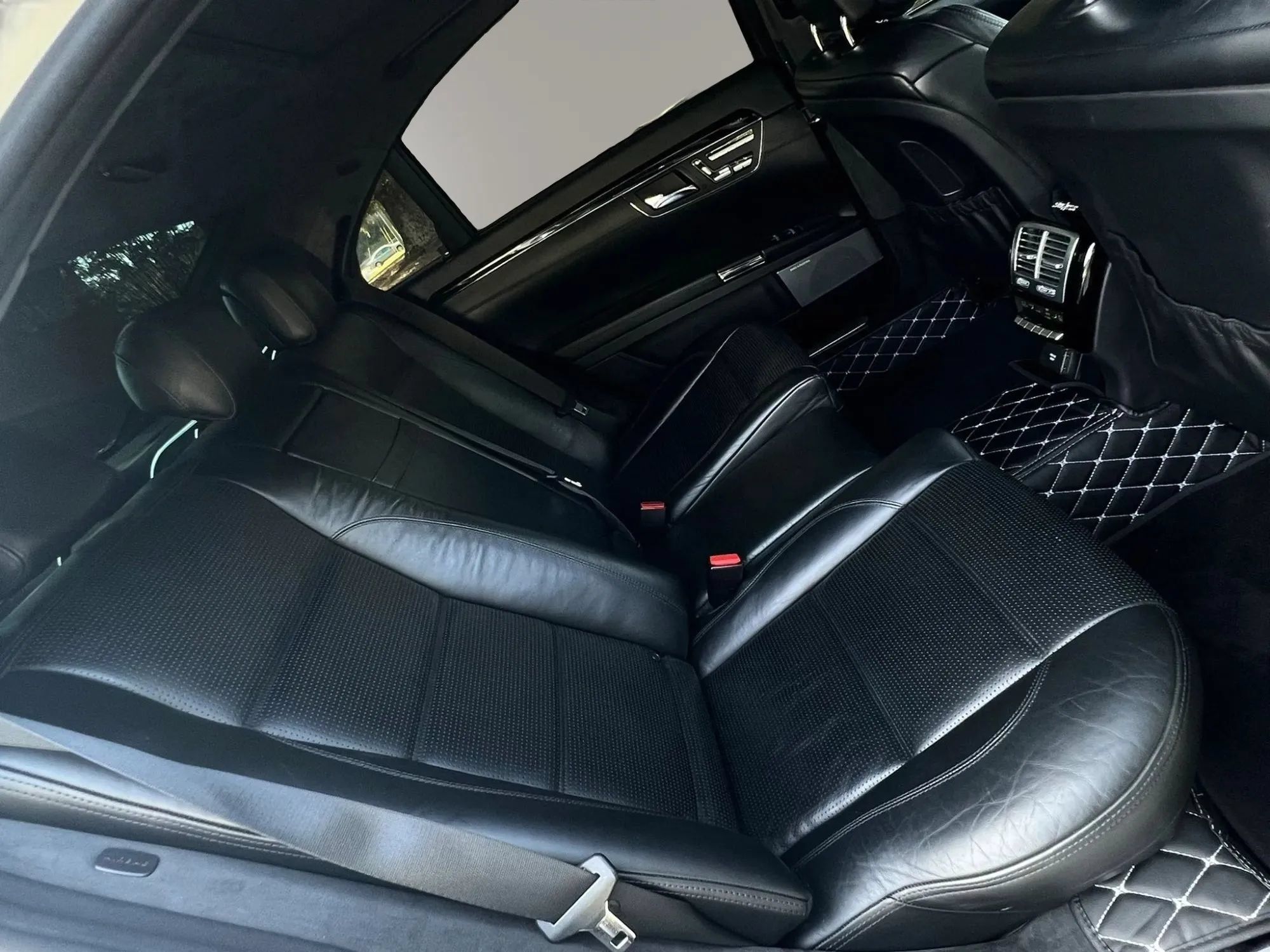 Used 2012 Mercedes-Benz S 63 AMG image 26