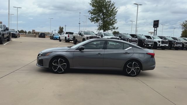 Used 2024 Nissan Altima 2.5 SR FWD image 5