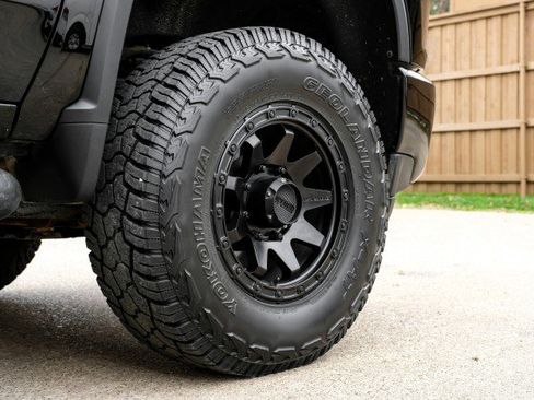 Used 2022 Chevrolet Silverado 2500 Custom w/ Custom Convenience Package image 50