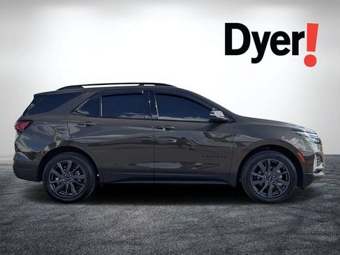 Used 2023 Chevrolet Equinox RS FWD image 2