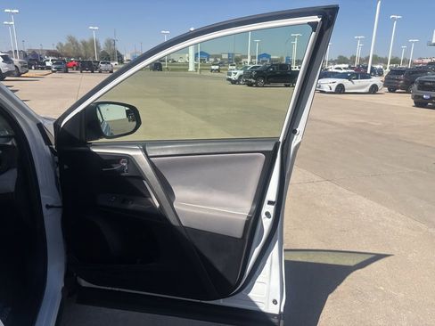 Used 2014 Toyota RAV4 XLE AWD/4WD image 24