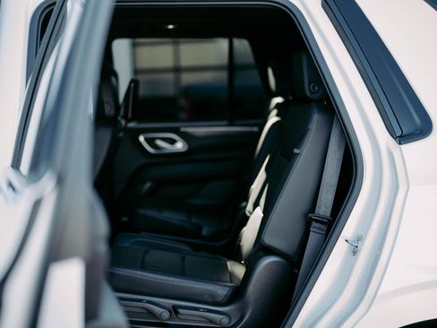 Used 2022 Chevrolet Tahoe Z71 image 14