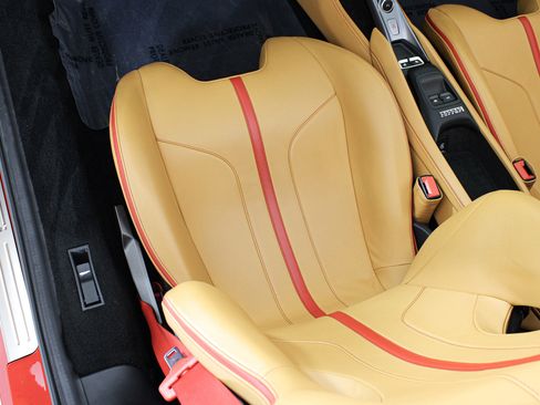 Certified 2022 Ferrari F8 Tributo RWD image 42