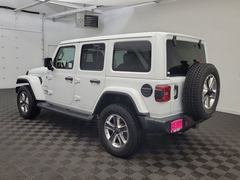 Used 2020 Jeep Wrangler Unlimited Sahara image 3