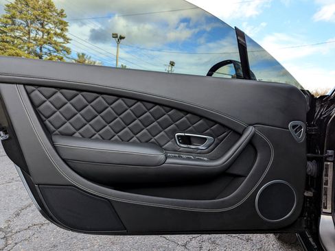 Used 2016 Bentley Continental GT image 11