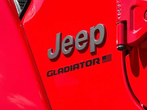 Used 2025 Jeep Gladiator Rubicon AWD/4WD image 15