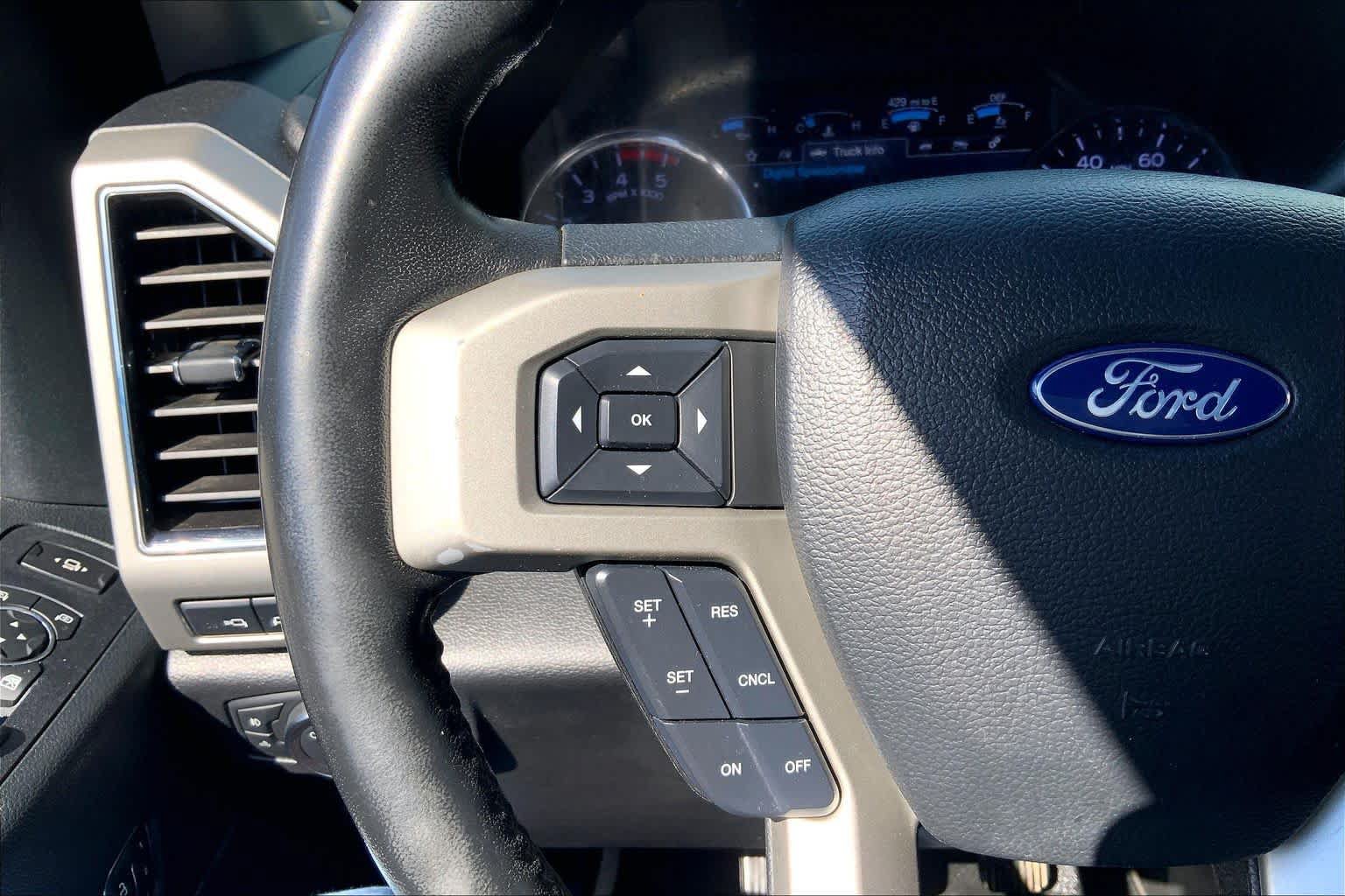 Used 2019 Ford F250 Lariat w/ Lariat Ultimate Package AWD/4WD image 24
