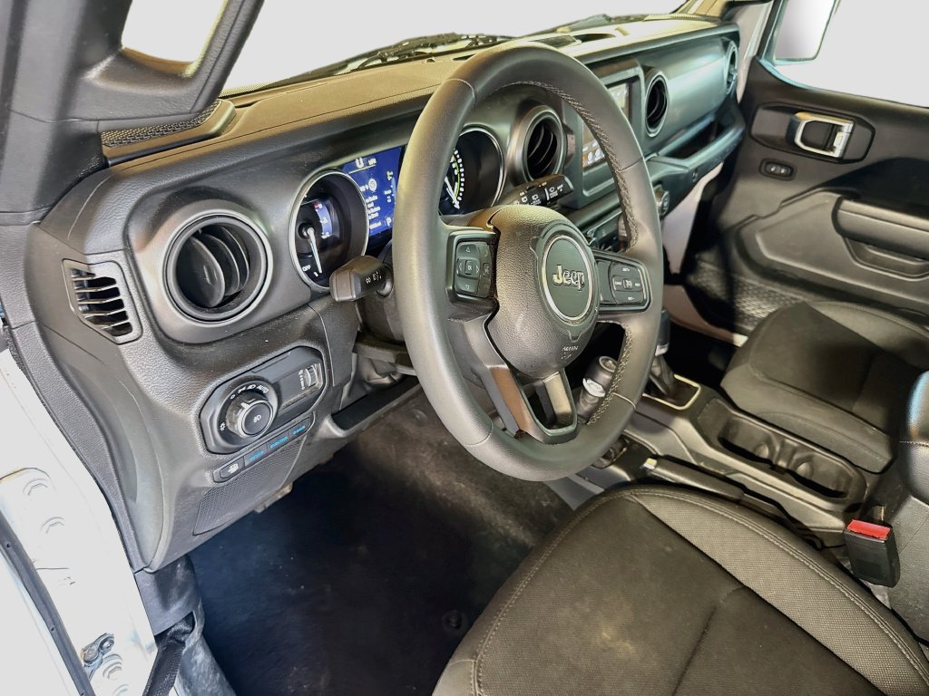 Certified 2023 Jeep Wrangler Unlimited AWD/4WD image 10