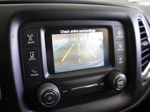 Used 2018 Jeep Compass Latitude w/ Safe & Security Group image 19